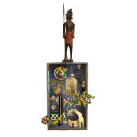 "Relicário com Pião e Gaita de Beiços", 1998, Diversos objectos sobre caixa de madeira, 22x68x10cm [INDISPONÍVEL / UNAVAILABLE]