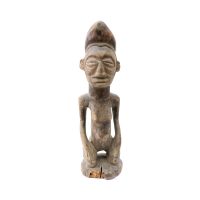 Figura feminina, Yombe, R.D. Congo, século XX, madeira, 13x51x12cm – Ref CC16-625