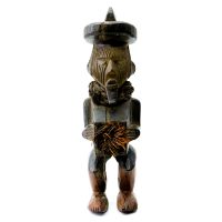 "Figura Fetiche", Teke, R.D. Congo, século XX, madeira, corda, palha, 9x28x9cm