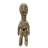 "Estatueta Aklama #17", Adangbé ou Ewe, Gana, 1970-89, madeira, vestígios de pigmento natural branco, 7x26x7cm [INDISPONÍVEL / UNAVAILABLE]