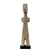 "Estatueta Aklama #111", Adangbé ou Ewe, Gana, século XX, madeira, vestígios de pigmento branco, 4x19x2cm [INDISPONÍVEL / UNAVAILABLE]