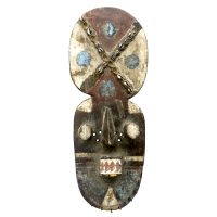 "Máscara Ritual", Grebo, Libéria, século XX, madeira, pigmentos naturais, 21x70x14cm