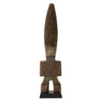 Figura Aklama, Adan (Adangbe), Togo/Gana, Séc. XX, madeira, pigmentos, 6x24x3cm – REF CCAK20-067