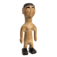 Figura Gemelar Venavi Masculina, Ewe, Gana, Séc. XX, madeira pintada, contas, 8x21x6cm – Ref CCT21-043