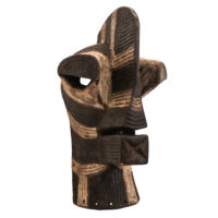 Máscara Kifwebe, Songye, R.D. Congo, séc. XX, madeira, pigmentos, 31x50x25cm – Ref CCT21-075 [INDISPONÍVEL / UNAVAILABLE]