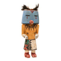 Figura Kachina, Hopi, Arizona - EUA, Séc. XX, madeira, pigmentos, penas, 19x32x6cm – Ref CCT22-036 [COLECÇÃO CRUZES CANHOTO]