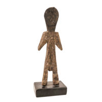 Figura Aklama, Adan, Gana, Séc. XX, madeira, pigmentos, 5x14x2cm – Ref CCAK22-021