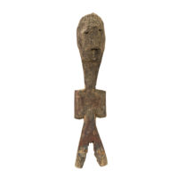 Figura Aklama, Adan, Gana, Séc. XX, madeira, pigmentos, 4x20x2cm – Ref CCAK22-006