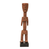 Figura Aklama, Adan, Gana, Séc. XX, madeira, pigmentos, 5x24x4cm – Ref CCAK22-029
