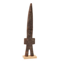 Figura Aklama, Adan, Gana, Séc. XX, madeira, pigmentos, 5x24x2cm – Ref CCAK21-012