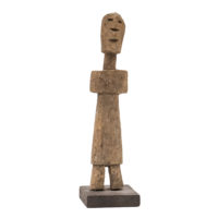 Figura Aklama, Adan, Gana, Séc. XX, madeira, pigmentos, 4x18x3cm – Ref CCAK22-033