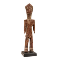 Figura Aklama, Adan (Adangbe), Gana, Séc. XX, madeira, pigmentos, 5x20x3cm – Ref CCAK23-009