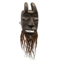 Máscara ritual, Dan, Costa do Marfim, Séc. XX, madeira, pregos, fibras, 14x43x10cm – Ref CCT23-029
