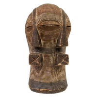 Máscara Kifwebe, Songye, R.D. Congo, Séc. XX, madeira, pigmentos, 20x37x16cm – Ref CCT23-088