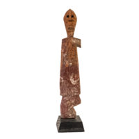 Figura Aklama, Adan (Adangbe), Togo/Gana, Séc. XX, madeira, pigmentos, 4x19x2cm – Ref CCAK23-029