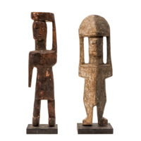 Conjunto de figuras Aklama antropomórficas, Adan (Adangbe), Togo/Gana, Séc. XX, madeira, pigmentos, 6x22x3cm + 7x21x3cm – Ref CCAK23-025 + CCAK22-022