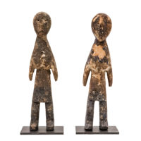 Conjunto de figuras Aklama antropomórficas, Adan (Adangbe), Togo/Gana, Séc. XX, madeira, pigmentos, 5x19x4cm + 5x19x3cm – Ref CCAK22-040 + CCAK22-039