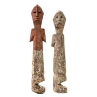 Par de figuras Aklama, Adan (Adangbe), Togo/Gana, Séc. XX, madeira, pigmentos, 4x22x2cm+4x20x2cm – REF CCAK20-037