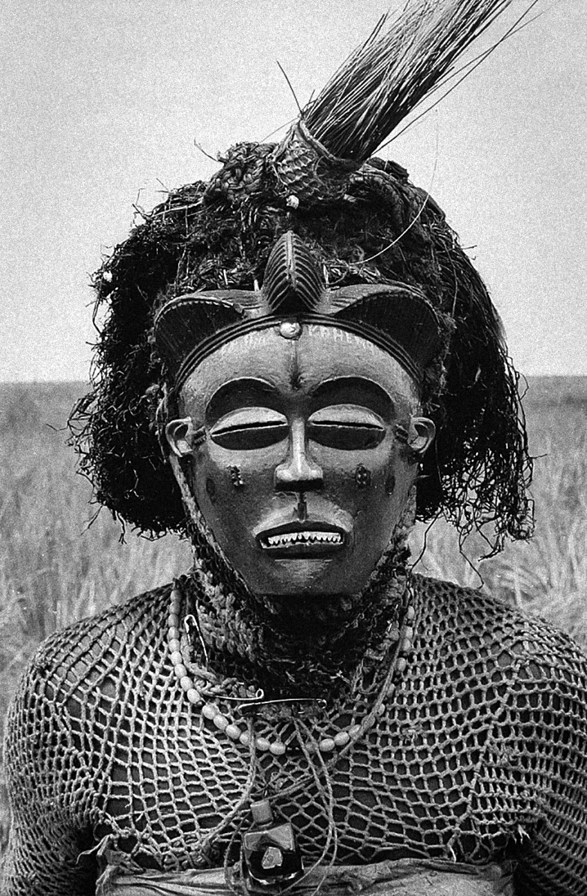 Pwo mask dancer, near Gungu, Congo (Democratic Republic), Elisofon, Eliot