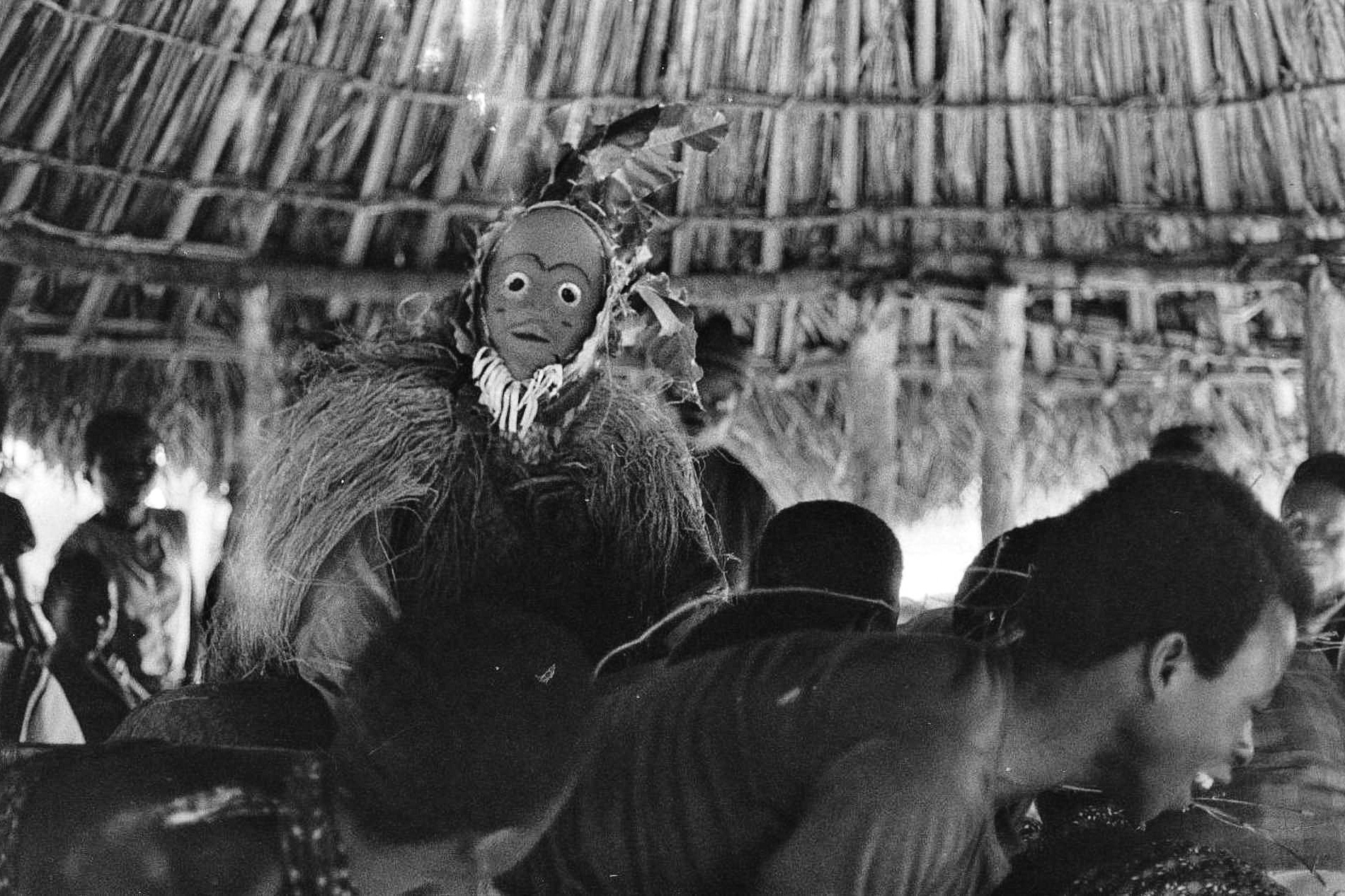 Dan2-Inspection of a zakpei ge mask, to prevent against fires. Côte d’Ivoire, village of Gbapolule. © Eberhard Fischer