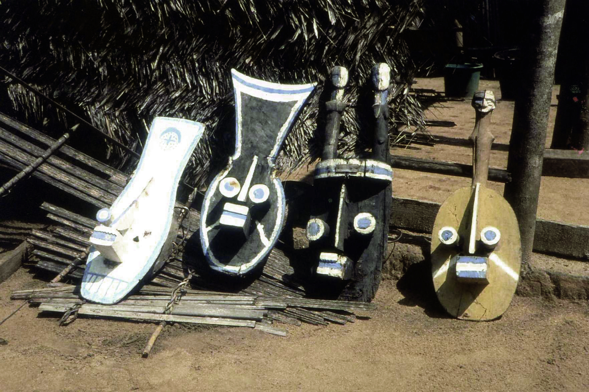 Grebo6-De gauche à droite-Kpolè, Damou, Awato, Sikapleu Cliché G. Barbier, décembre 1977