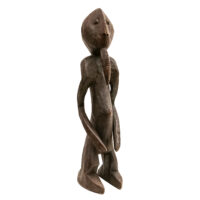 Figura Antropomórfica, Chamba, Nigéria, Séc. XX, madeira, 11x43x14cm – Ref CCT24-003