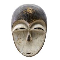 "Máscara Ritual", Kwele, R.D. Congo, século XX, madeira, pigmento natural, 20x25x8cm