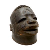 "Máscara Ritual Lipiko", Makonde, Moçambique, início do século XX, madeira, cabelo, 20x24x26cm [INDISPONÍVEL / UNAVAILABLE]