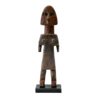 Figura Aklama, Adangbe, Gana, Séc. XX, madeira, pigmentos, 5x20x2cm – REF CCAK20-020 [INDISPONÍVEL / UNAVAILABLE]