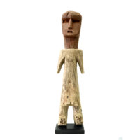 Figura Aklama, Adangbe, Gana, Séc. XX, madeira, pigmentos, 6x26x6cm – REF CCAK20-003 [INDISPONÍVEL / UNAVAILABLE]