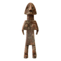 Figura Aklama, Adangbe, Gana, Séc. XX, madeira, pigmentos, 6x20x3cm – REF CCAK20-089 [INDISPONÍVEL / UNAVAILABLE]