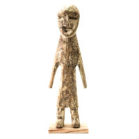 Figura Aklama, Adangbe, Gana, Séc. XX, madeira, pigmentos, 7x22x4cm – REF CCAK20-088