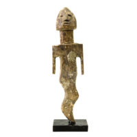 Figura Aklama, Adangbe, Gana, Séc. XX, madeira, pigmentos, 6x21x3cm – REF CCAK20-083 [INDISPONÍVEL / UNAVAILABLE]