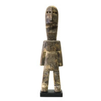 Figura Aklama, Adangbe, Gana, Séc. XX, madeira, pigmentos, 6x24x3cm – REF CCAK20-008 [COLECÇÃO CRUZES CANHOTO]