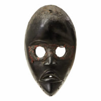 Face Mask, Dan, Libéria/Costa do Marfim, Séc. XX, madeira, têxteis, 13x22x06cm – CC20-076