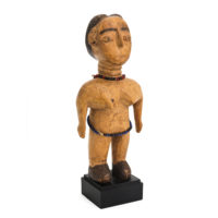 Figura Gemelar Venavi Feminina, Ewe, Gana, Séc. XX, madeira pintada, contas, 9x20x6cm – Ref CCT21-026