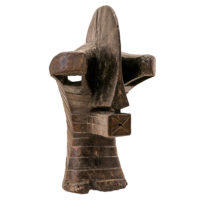 Máscara Kifwebe, Songye, R.D. Congo, Séc. XX, madeira, pigmentos, 34x62x36cm – Ref CC19-250 [INDISPONÍVEL / UNAVAILABLE]