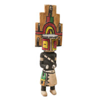 Figura Kachina, Hopi, Arizona - EUA, Séc. XX, madeira, pigmentos, 14x43x8cm – Ref CCT22-051 [INDISPONÍVEL / UNAVAILABLE]