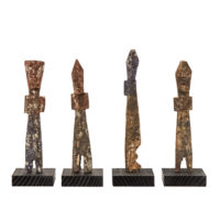 Conjunto de 4 figuras Aklama antropomórficas, Adan (Adangbe), Togo/Gana, Séc. XX, madeira, pigmentos, ±30x20x2cm – Ref CCAK19-175K