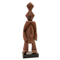 Figura fetiche, Chamba, Nigéria, Séc. XX, madeira, pigmentos, 7x27x6cm – Ref CCT23-161 [COLECÇÃO CRUZES CANHOTO]