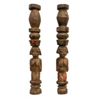 Pilar de altar/procissão, Yoruba, Nigéria, Séc. XX, madeira, tintas, 6x44x6cm – Ref CCT24-025k2
