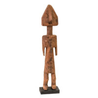 Figura Antropomórfica Aklama, Adan (Adangbe), Togo/Gana, Séc. XX, madeira, pigmentos, 5x23x3cm – Ref CCAK24-002