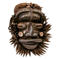 Máscara Ritual, We Guere, Libéria, Séc. XX, madeira, metal, pelo animal, têxteis, conchas, pigmentos, 36x45x16cm – Ref CCT24-065