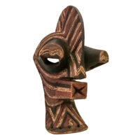 Máscara Kifwebe, Songye, Angola/R.D. Congo, séc. XX, madeira, pigmentos, 21x50x26cm – Ref CCT24-077