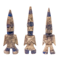 Conjunto de figuras Aklama antropomórficas, Adan (Adangbe), Togo/Gana, Séc. XX, madeira, pigmentos, 7x20x4cm + 7x22x3cm + 7x22x4 – Ref CCAK20-081 + CCAK21-008 + CCAK20-073 [INDISPONÍVEL / UNAVAILABLE]