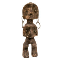 Figura de Protecção, Zande, R.D. Congo, séc. XX, madeira, metal, 10x32x7cm – Ref CCT24-150