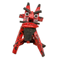 Cão dos Diabos, Idalécio, 2017, Águeda, madeira, tintas, objectos diversos, 24x33x33cm – Ref CCID25E-005